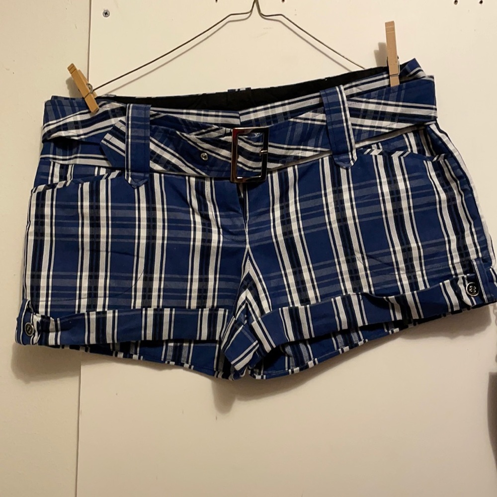 Woman’s Guess shorts